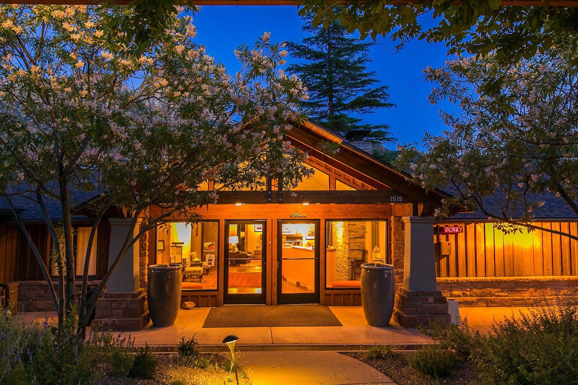 Driftwood Lodge Springdale Εξωτερικό φωτογραφία